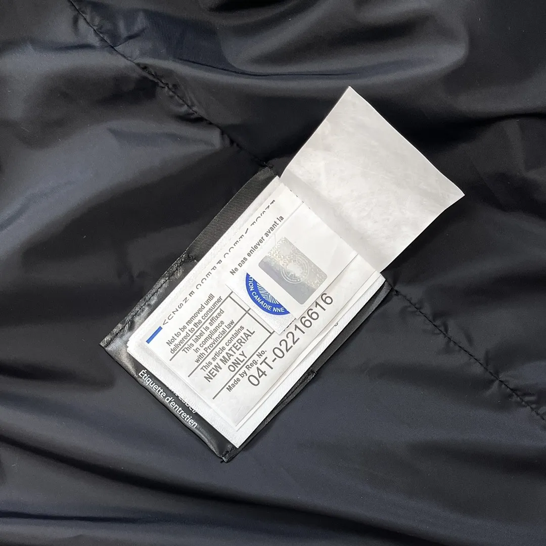 P780 Top Version 29 Canada Goose (Canada·Goose) men's models XS-XXL 🔥 Recommended single product for autumn and winter hard goods # Produced by OEM Canada Goose # The Canadian brand Canada Goose has always been recognized as the warmest down jacket, and its existence can often be seen in the winter street photos of various celebrities.            I do Canada Goose every year, but I still can’t get rid of my love for the goose. No matter how cold the weather is, there’s no need to be afraid! Because there is a big goose this year, as always, we will provide you with ruthless goods and prepare large quantities of goods. I believe that the market is already a bit bad, but we are not afraid.  Only good things are competitive, not comparing prices! No one is stupid enough to quote a high price and send old customers away! Look at price in the short term and quality in the long term!  If you care about quality, please respect its price! If what you want is cheap, please don't expect good quality! You get what you pay for, this is the rule of the market!  We really value quality. It is only worn by the one who understands you! Filling content: 90 international standard duck down! Top-grade imported wolf fur collar - natural Siberian coyote fur collar. The delicate and strong feel is the sense of life that comes from the erosion of wind and frost in nature. The fur collar is removable! There are too many imitation wolf hairs on the market, and they are usually replaced with raccoon dog hair or other fake hairs, which are not even the same quality!  I won’t say much more, everyone sells their own goods! Regarding the down content, you can feel it with your hands. There is nothing wrong with good down. Another customer said that the clothes are very light, but the ones on the market are very heavy. For us insiders, adding some filament to the clothes will make them look bulging and heavy. But we won't do that!  🔥Pure original fidelity! 🔥Everyone who has been cooperating with us in the past few years knows that the large-scale wholesale market products are incomparable to us. You are welcome to visit the brick cabinet and then come to my home to buy!          Canada Goose is the legendary warmest down jacket. One goose and a single layer of clothing are enough to withstand minus 20 degrees Celsius! Known as a must-have for Arctic outdoor sports! The most popular down jacket in the world, celebrities are rushing to buy it, it is a must-have!